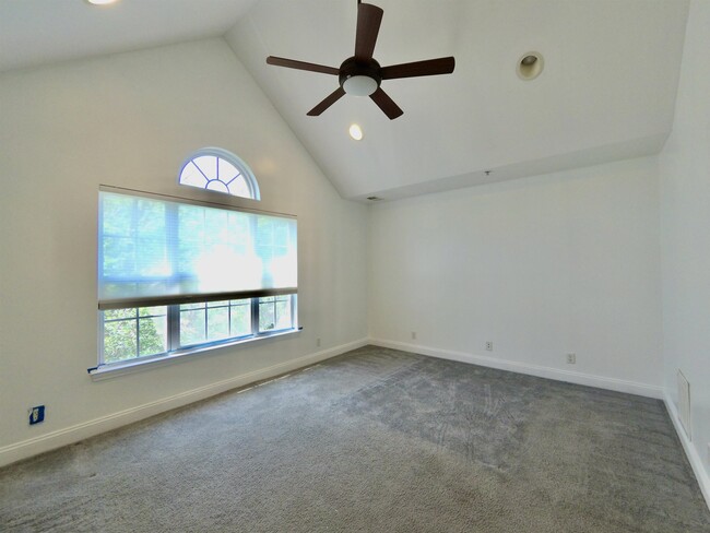Building Photo - 49 Mallard Pl