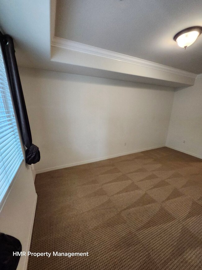 Building Photo - 2 bed 2.5 bath condominium at Lake at Waln...