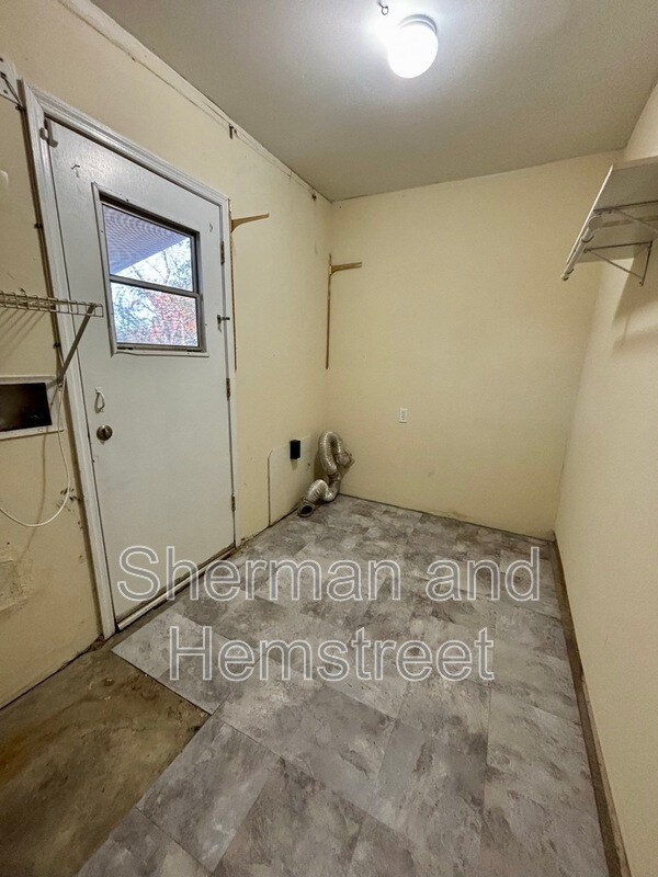 Building Photo - 263 Fairfax Pl