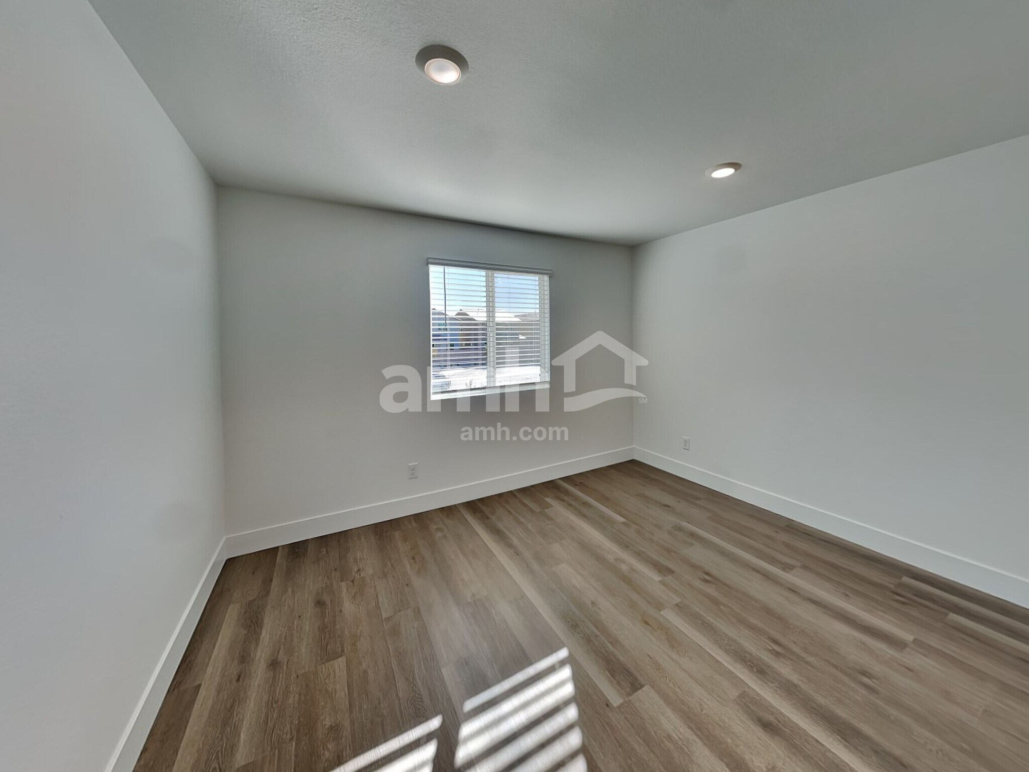 Building Photo - 8397 Buckskin Clf Ave
