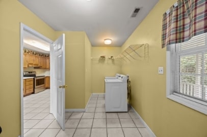 Building Photo - 73 Waters Rd