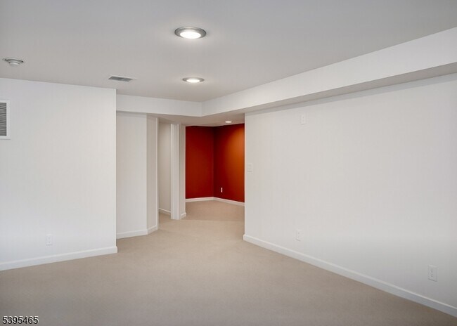 Building Photo - 128 Lee St