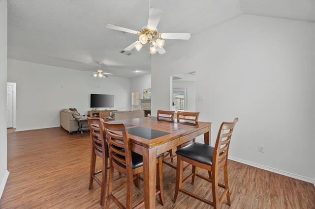 Building Photo - 703 Primrose Ln