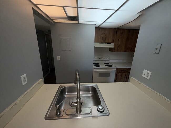 Building Photo - Condo In The Very Desirable Conquistador Condos