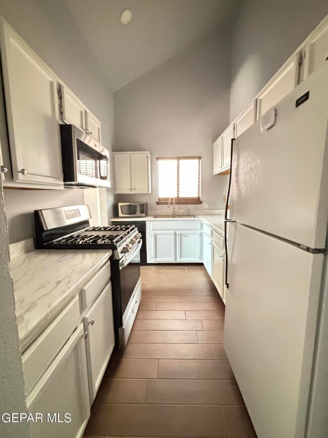 Building Photo - 10960 Ernie Banks Dr