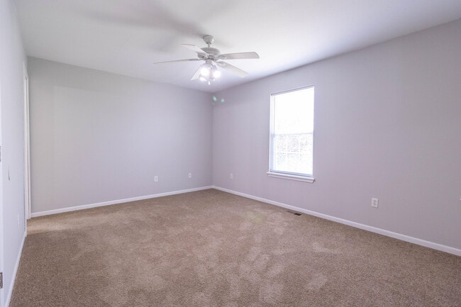 Building Photo - 1505 Raleigh Dr