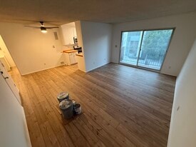 Building Photo - 1218 McClellan Dr