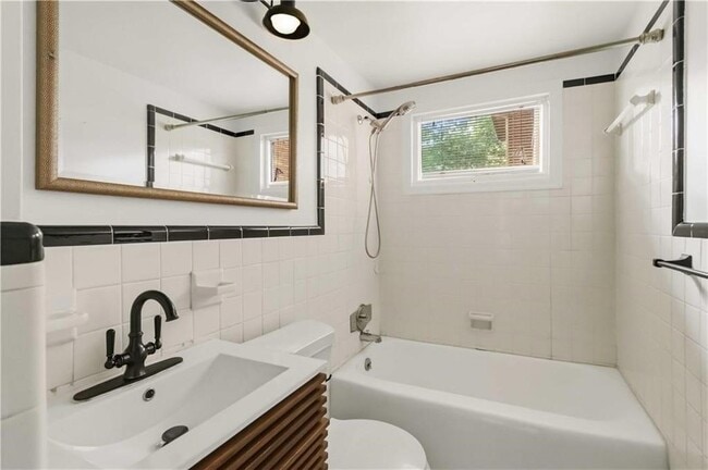 Building Photo - 425 Lindbergh Drive NE