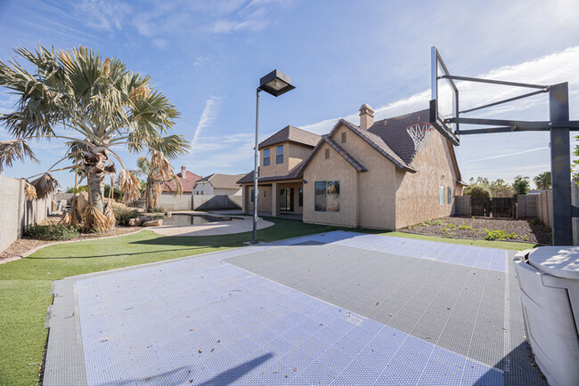 Building Photo - 12746 W Colter St