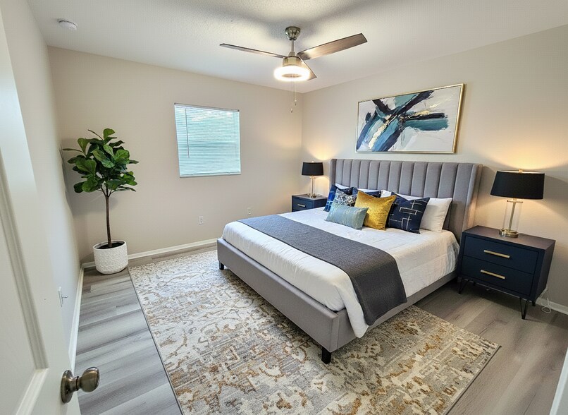 Building Photo - 442 77th Ave N