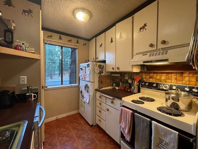Building Photo - New Listing! LONG TERM: Great Amenities! Spacious Interior! Private Beach!