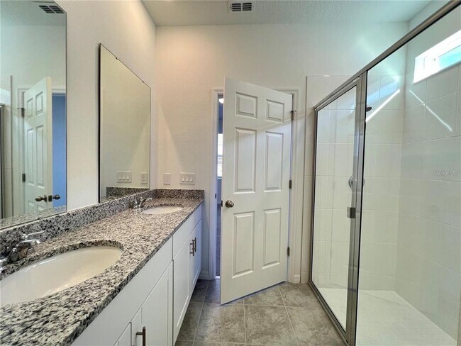 Building Photo - 2288 Treasure Hill St