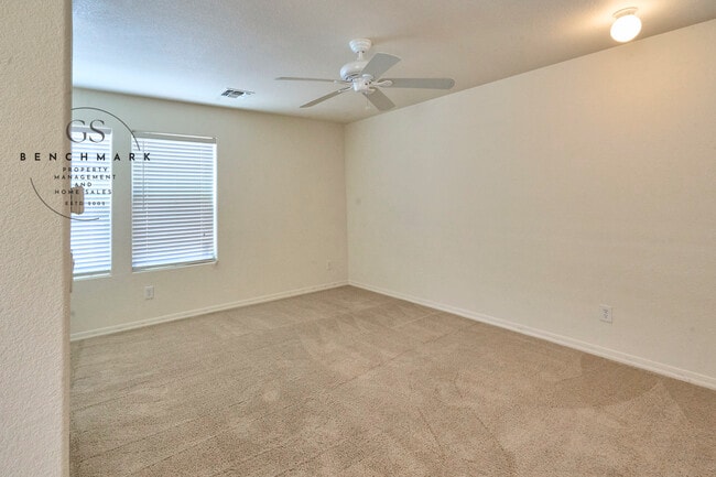 Building Photo - 4211 E Wading Pond Dr