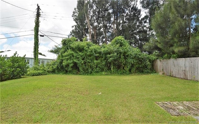 Building Photo - 976 SW 34th Terrace