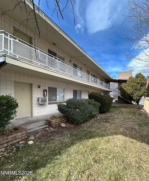 Building Photo - 218 Mt Rose St