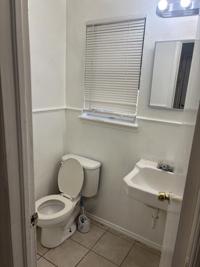 Building Photo - 1220 Mcdonald Dr