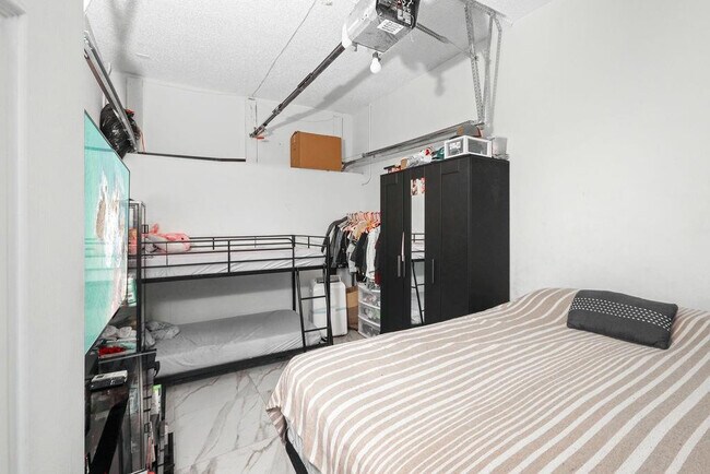 Building Photo - 4812 NW 19th St