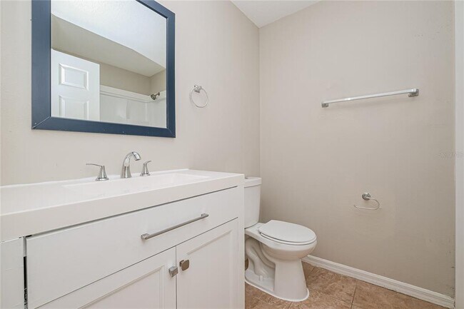 Building Photo - 2627 E Chelsea St