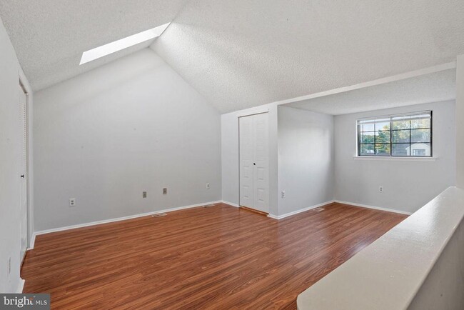 Building Photo - 6 Van Buren Pl