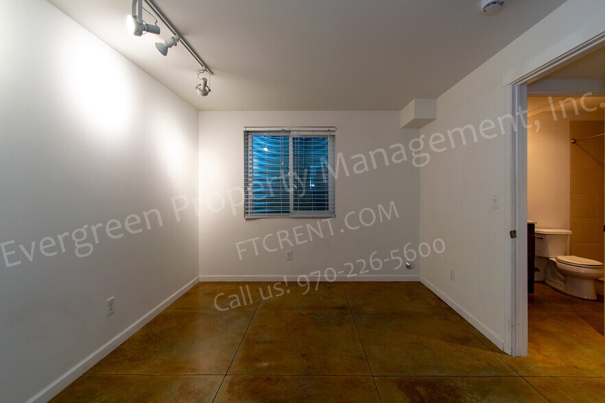 Building Photo - 318 W Myrtle St