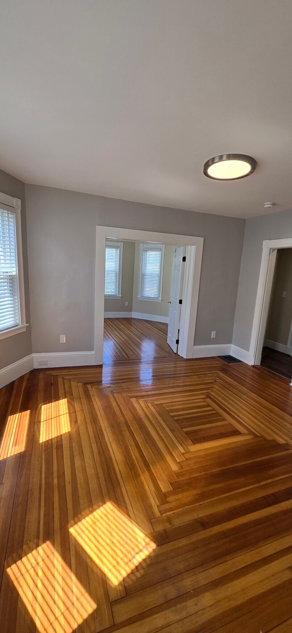 Building Photo - 22 Morton St