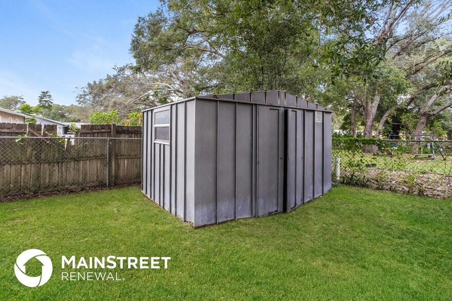 Building Photo - 3728 Yosemite Dr