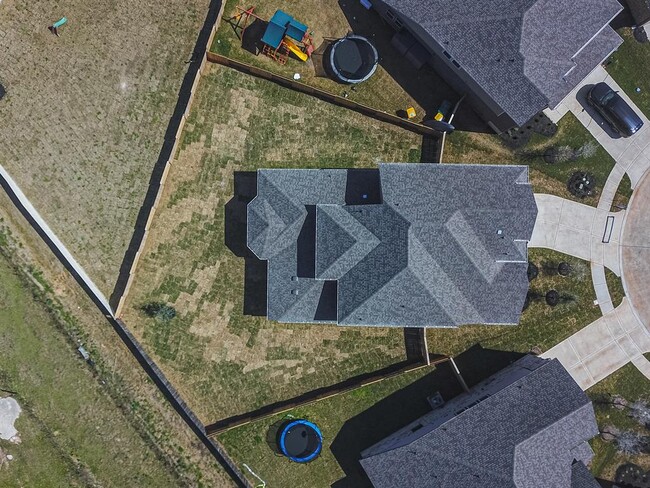Building Photo - 2016 Woodland Park Ct