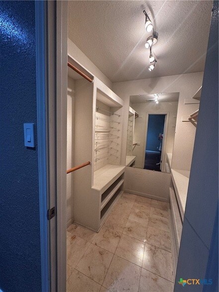 Building Photo - 1518 Chardonnay Dr