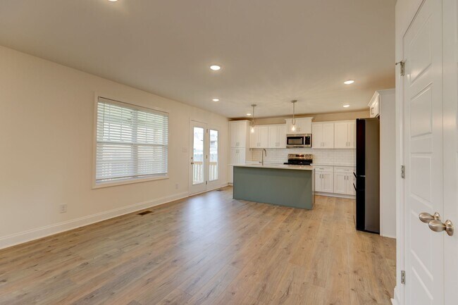 Building Photo - 1385 Harmon Ln