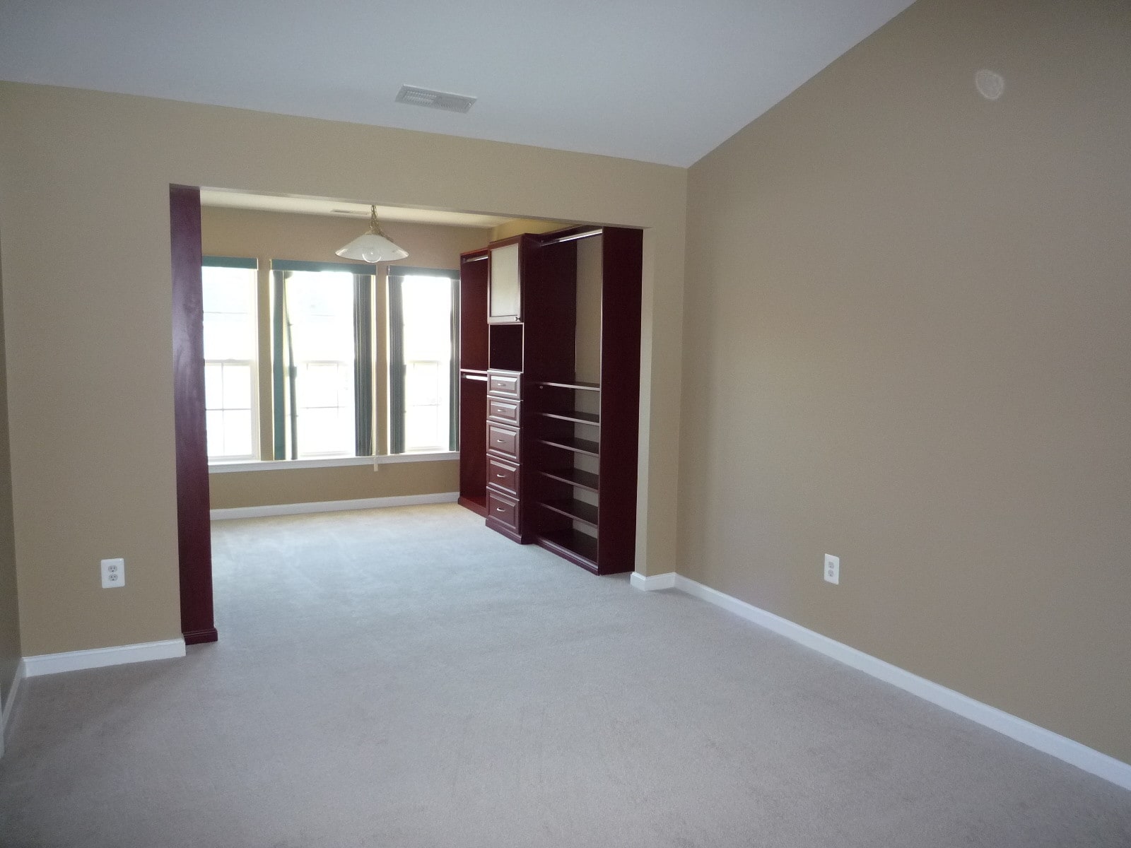 Building Photo - 140 Eastridge Cir