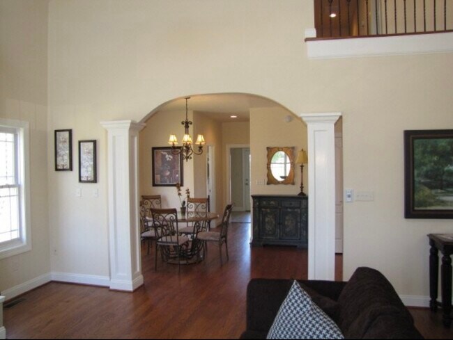 Building Photo - 1125 Cranberry Ct