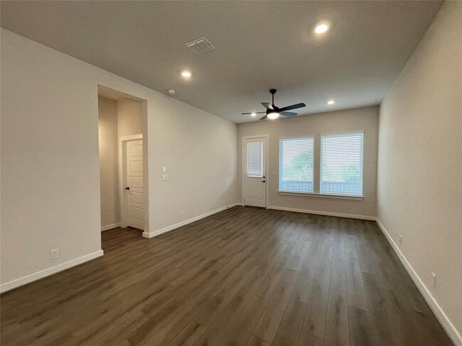 Building Photo - 128 Radnor Rd