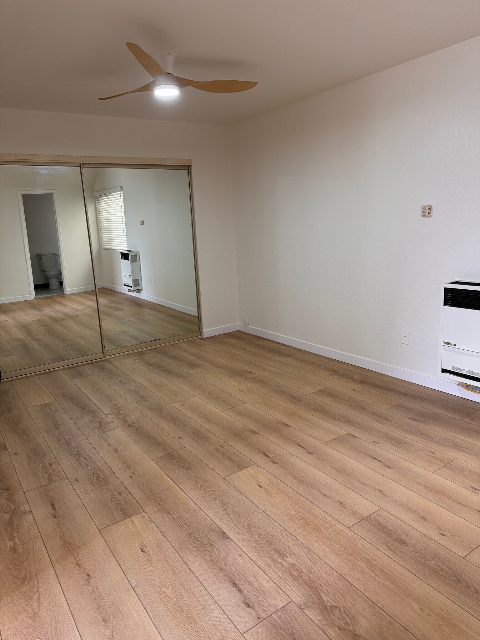 Building Photo - 215 El Porto St