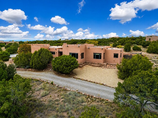 Building Photo - 61 Paseo Del Antilope