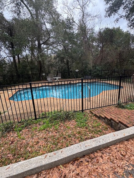 Building Photo - 532 N 2nd St