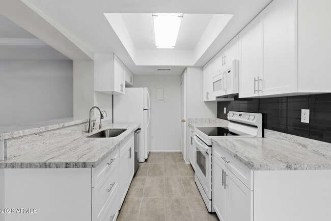 Building Photo - 780 E Eugie Ave