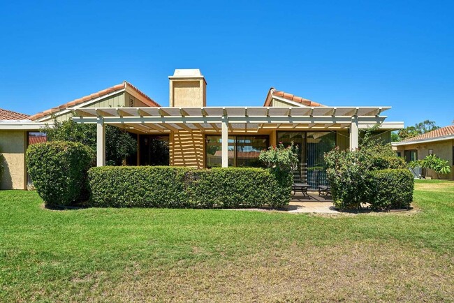 Building Photo - 39810 Bedford Dr