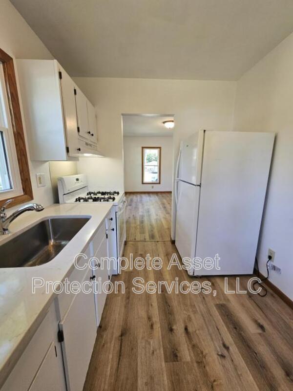 Building Photo - 2430 81st St