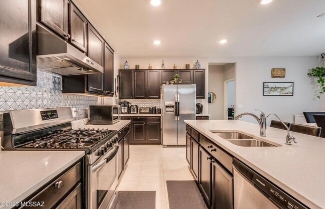 Building Photo - 6213 S Blue Water Dr