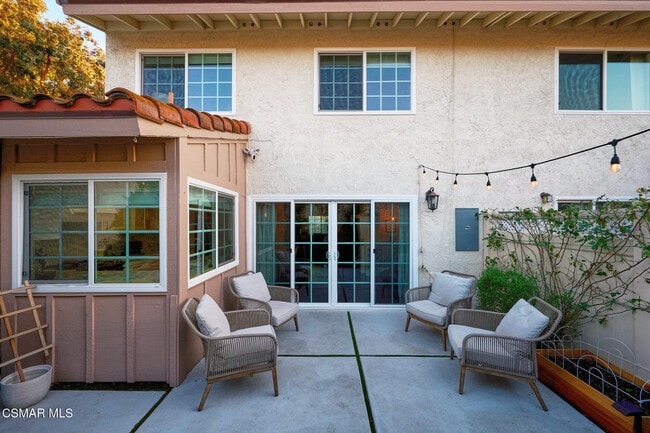 Building Photo - 1988 Olivewood Ct