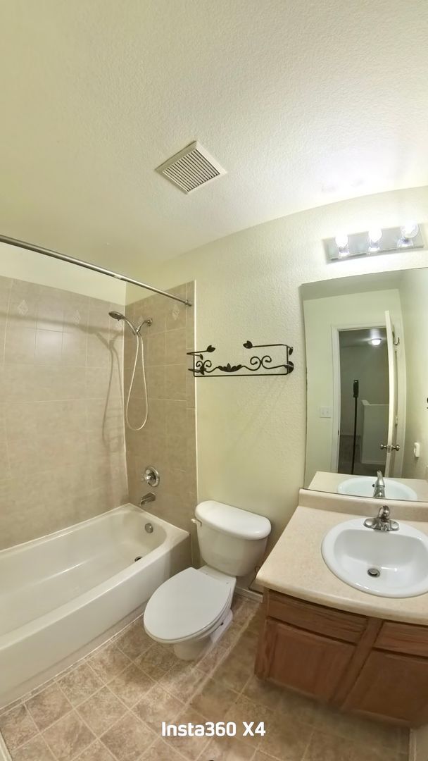 Building Photo - 2928 Main St