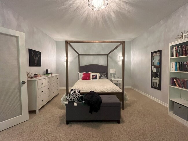 Building Photo - Forest-View Luxury Home with 5 Bedrooms, Luxury Primary Suite & Gourmet Kitchen