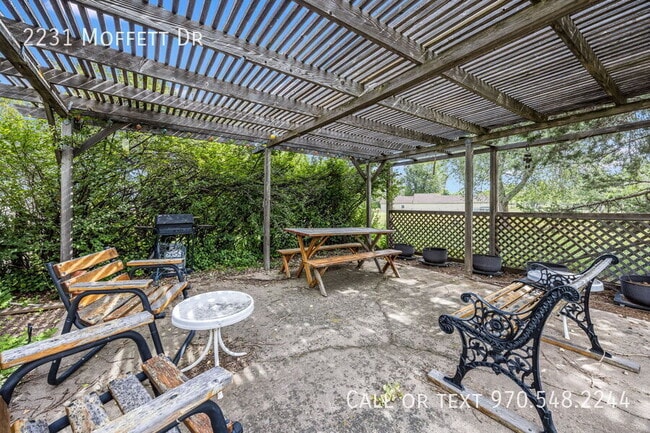 Building Photo - 2231 Moffett Dr