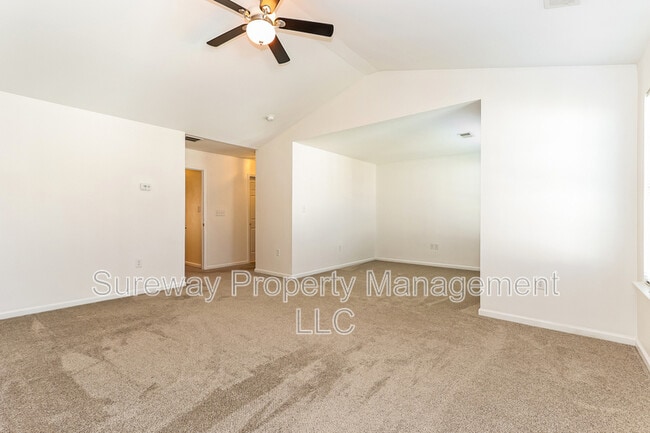 Building Photo - 162 Chancellor Dr