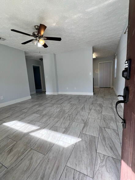 Building Photo - 2134 Sibley Ave