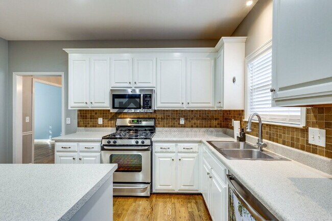 Building Photo - 1035 Watauga Ct