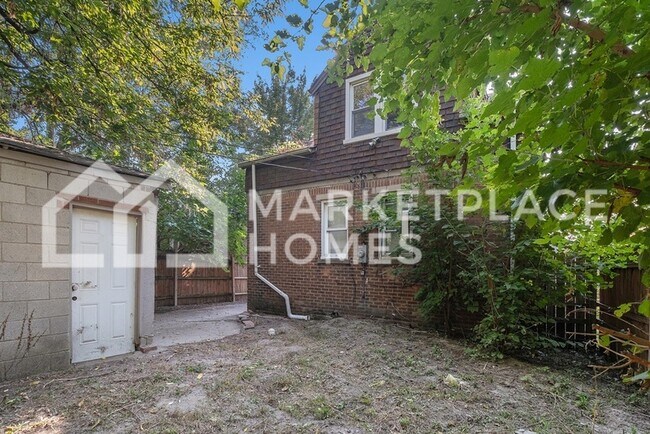 Building Photo - 20410 Hull St