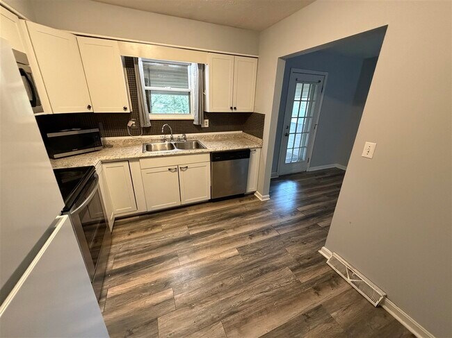 Building Photo - 2600 Northern Rd