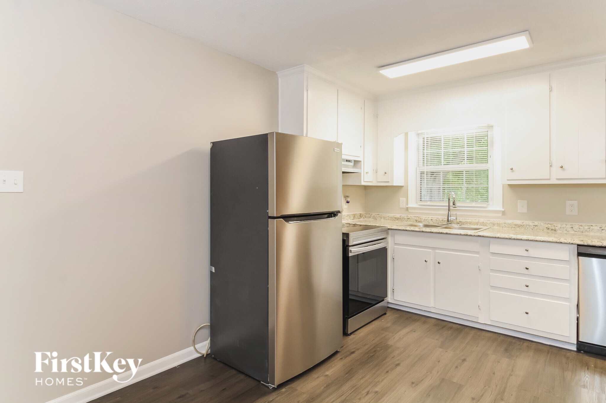 Building Photo - 4305 Sunnyside Dr