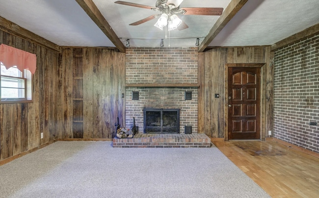 Building Photo - 223 Sequoyah Dr